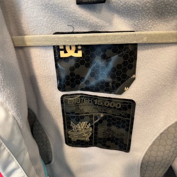 DC Women's Ski & Snow Jacket - Red, White, and Blue - Picture 4 of 5